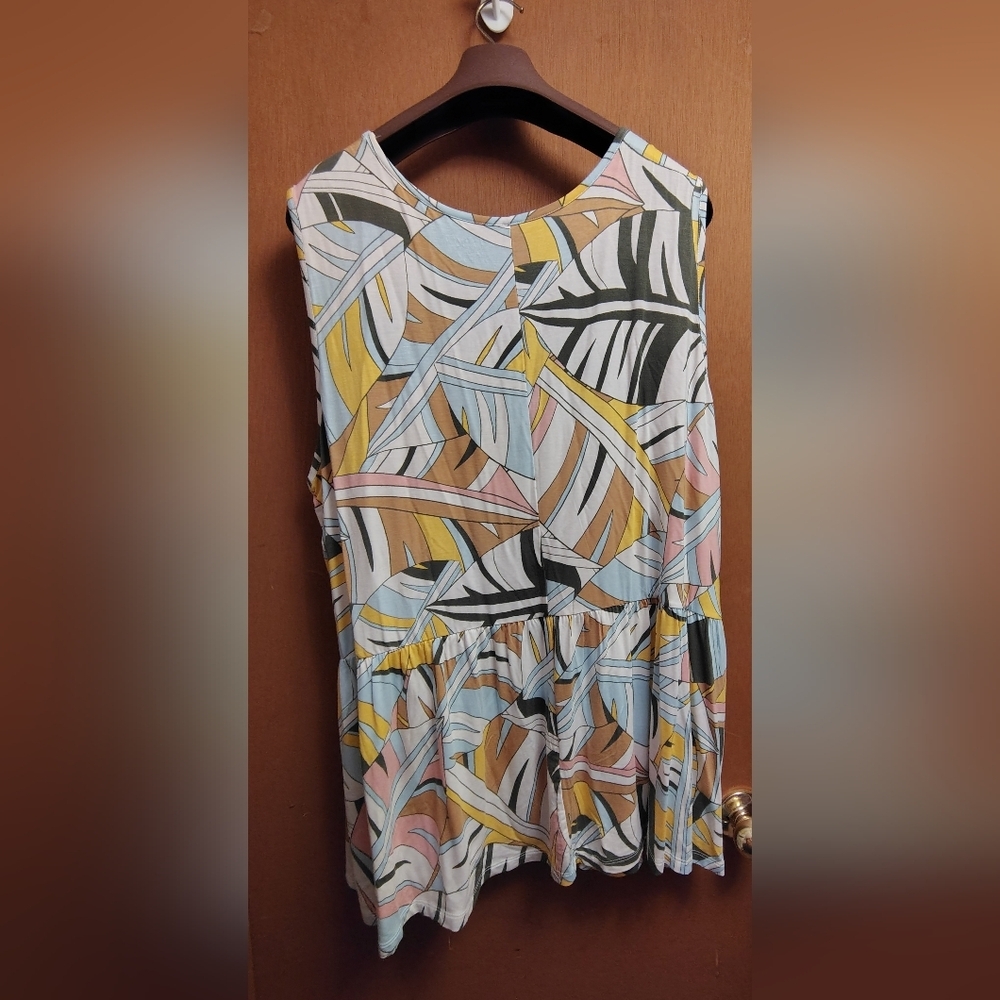 Sleeveless Swing Tank - Lane Bryant 30/32 - Picture 2 of 3